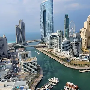 marina-walk-gem-modern-apt-with-pool-gym-access-steps.dubaihotelsoffers.com/
