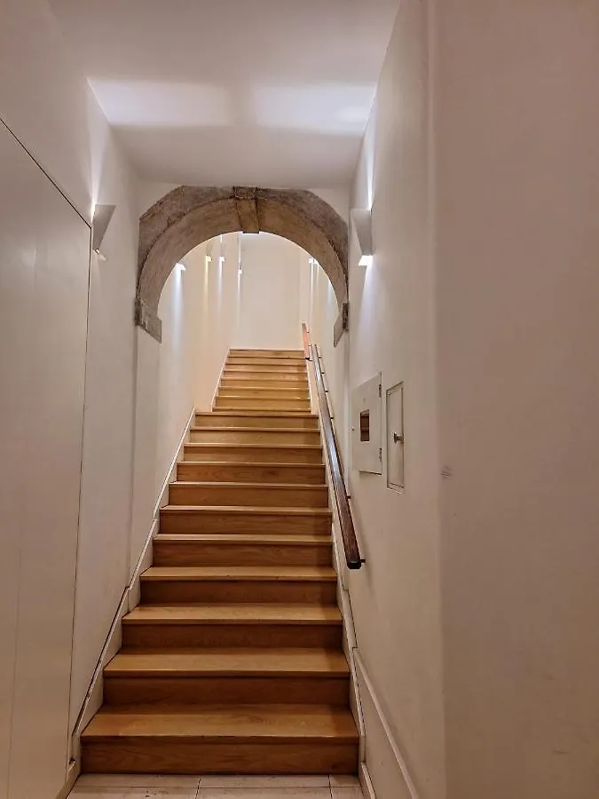 Chiado Apartments Lisboa 0*,